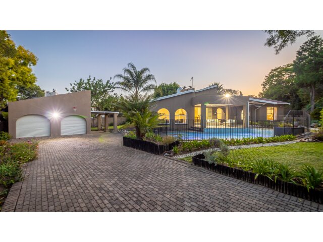 <!--[if BLOCK]><![endif]--> 8  Trust Avenue, Fourways,  Sandton <!--[if ENDBLOCK]><![endif]-->